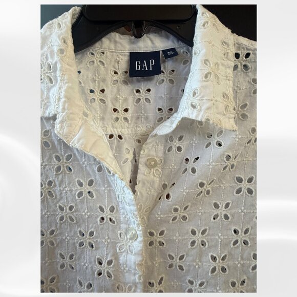GAP White Eyelet Button Down Blouse XS Short Sleeve Cotton Versatile Top - Picture 6 of 12
